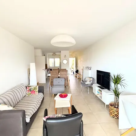 Beautiful Flat With Terrace & Parking Marseille