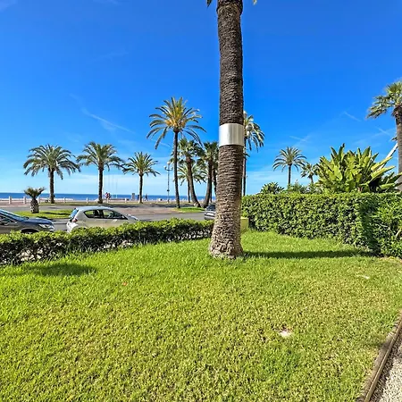Apartment Rare Seafront Garden On Promenade *