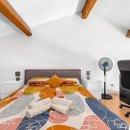 Duplex Hyper Center 5 Min Away From Promenade Des *