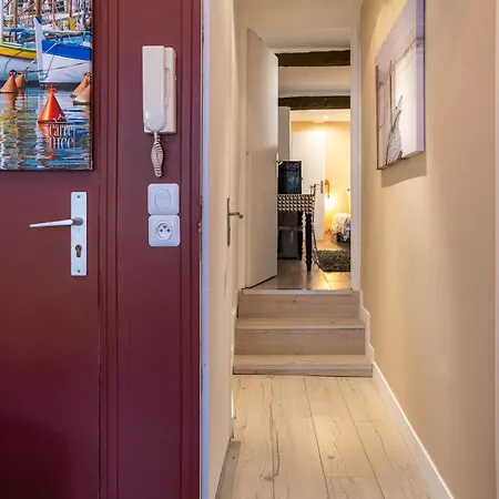 Old Town Nice, 2 Bedrooms & 2 Bathrooms,quiet, Ac For 4 People *
