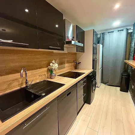 Full Furnished In Downtown With Double Ac 50m2 Nice
