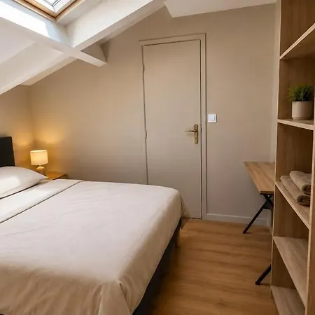 Duplex Climatise Avec Terrasse A *