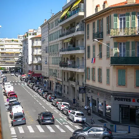 110 M2 Family, 3 Bedrooms Ac And Terrace 8 Min Away Apartment Nice