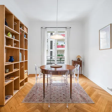 Charming & Comfortable - Near The Port / Parking Apartment *