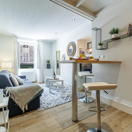 My Casa - Bonaparte 17 - Superb Old Town Apartment *