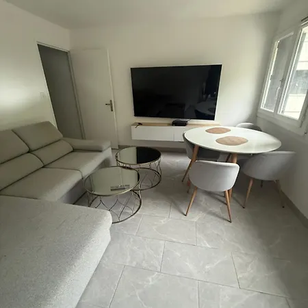 Apparently 2 Bedrooms Apartment *