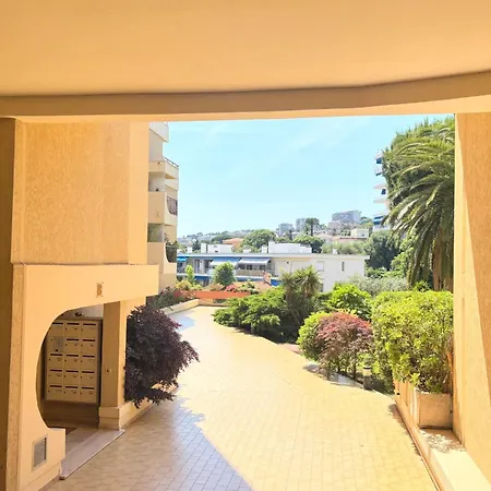 With Balcony And Pool Near The Sea * Nice