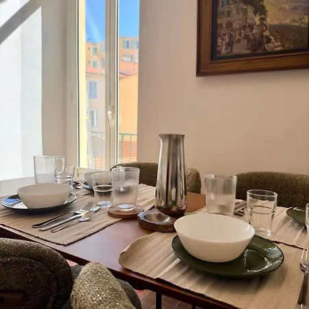 La Girelle - Bright And With A Balcony - Port Of Nice