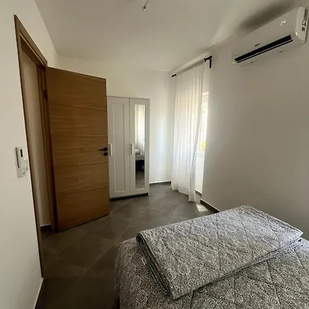 140 M Apartment, 4 Bedrooms Sea Airport And Tram * Nice