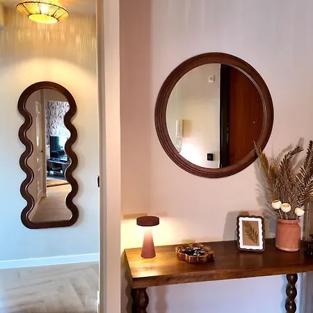 Apartment Completely Renovated 2 Minutes From The