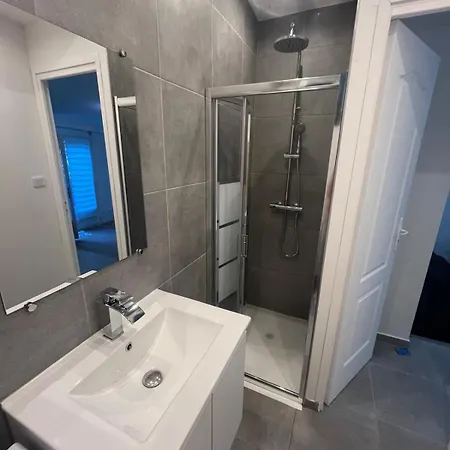 Apartment Renovated In Nice! 5-minute Walk From The Sea!