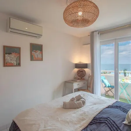 Modern 2-bedroom Sea View, Air Conditioning, Balcony Nice