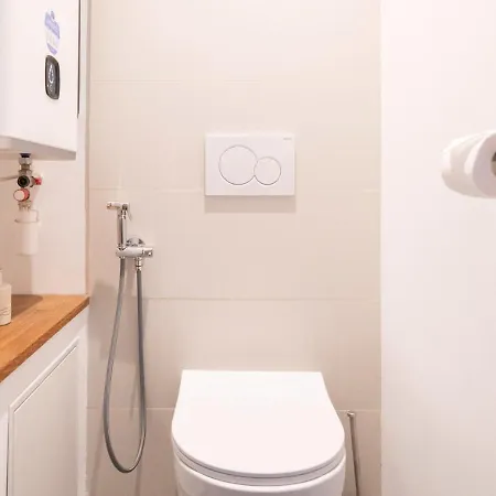 Chic At Port 2 With Private Bathrooms & Ac Apartment