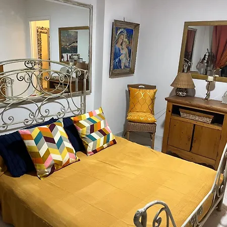 Front De 3 Pieces Apartment *