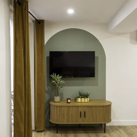 #20 Staywizus - 1 Bdr Heart Of Old Town Ac Wifi 5 Mins To Sea Apartment *