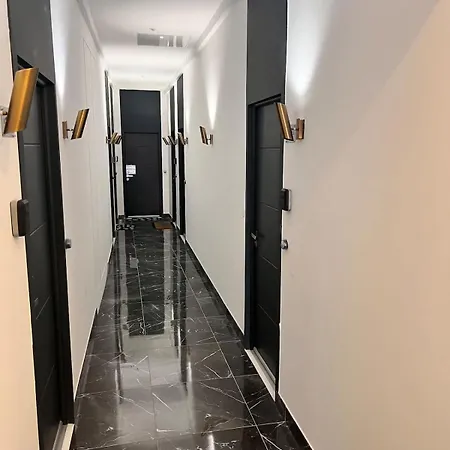 Apartment Bright Modern & Walkable *