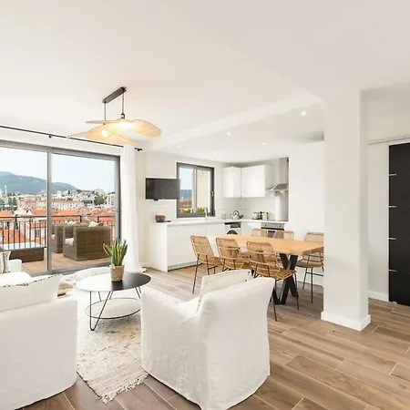 Splendid - - Center Apartment *