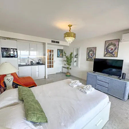 Sea Front Pearl Promenade France Apartment *