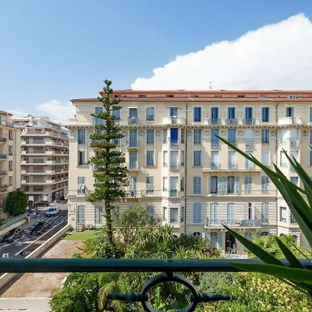 For 4-people Citycenter Apartment Nice