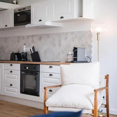 Sephora Jean Medecin 2-bedroom Apartment