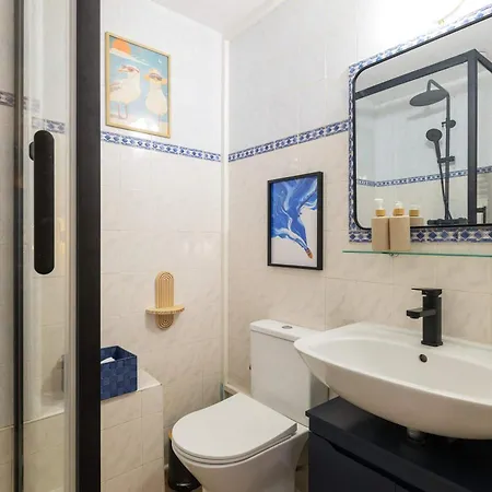 Proche De La Gare Apartment