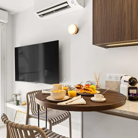 Carabacel - One Ac And Balcony Apartment *