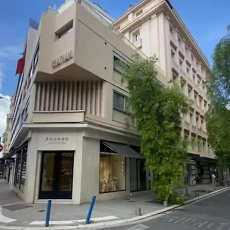 Apartment A Modern Recently Renovated, 7 Min To *