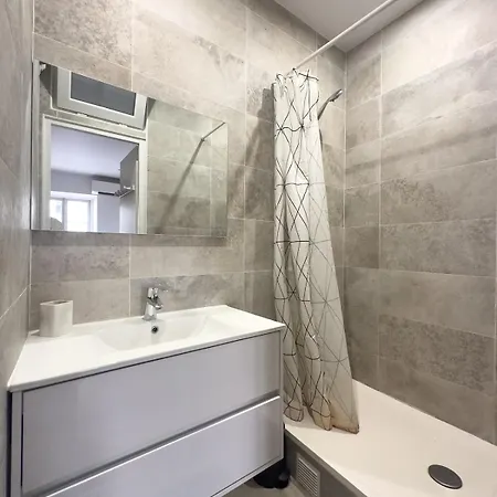 Apartment Superb 3 Bedroom - Center