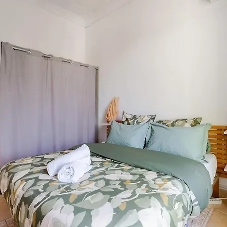 Apartment Charming House With Sea View In Nice