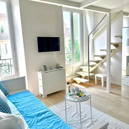 Heart Of - Mezzanine Loft & Sunny Balcony Nice