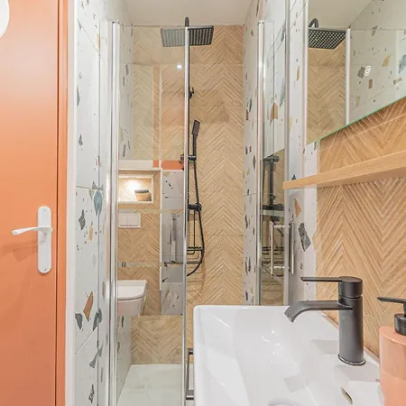 Lumineux Vieux-nice A Pied Apartment *
