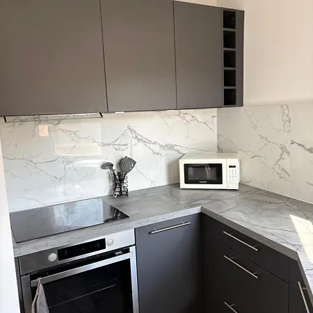 Modern Apartment, Air Conditioning, Balcony Liberation Apartment *