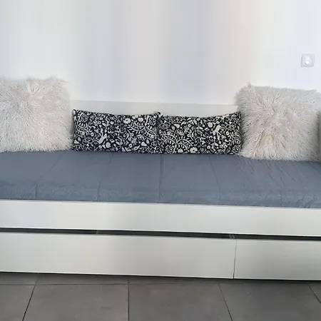 Cosy Gare Apartment *