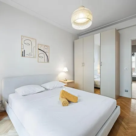 Charming & Comfortable - Heart Of Apartment *