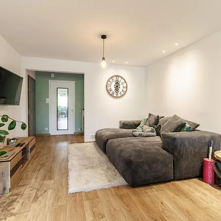Beautiful 2 Swimming Pool, Parking Space And Air Conditioning Nice