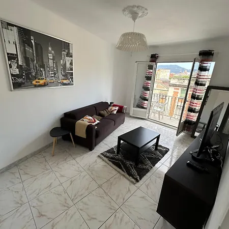 Casa Lynael Gambetta Apartment *