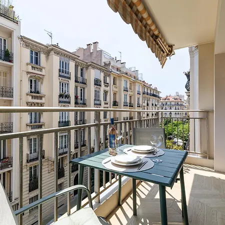 La Vie Riviera Apartment