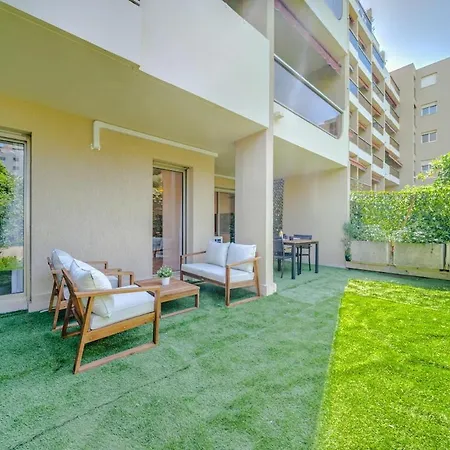 Beautiful 2-bedroom Apartment, Garden, Swimming Pool, Sea Within Walking Distance Apartment Nice