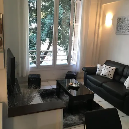 50 M De La Et 60 M Carre Au Centre Apartment