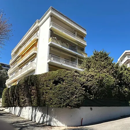 Centre Apartment *