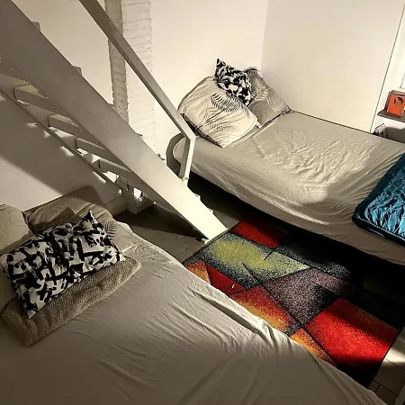 Apartment Sleeps 5 - Budget-friendly Flat - And Cozy Nice