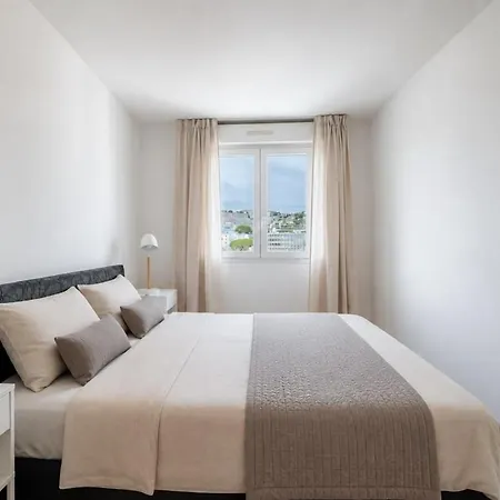 Apartment Exceptional 2 Bedroom With Ac Wifi, Sea Vies And Parking In *