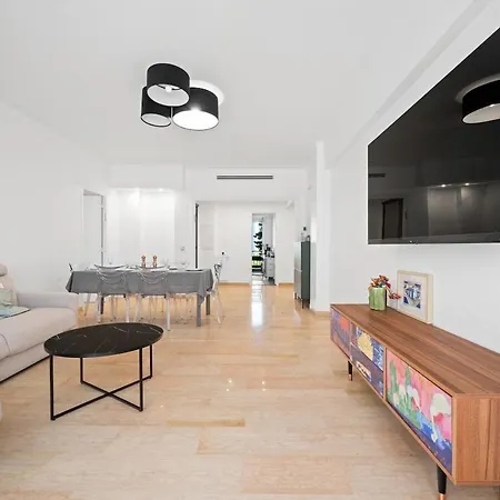 110 M2 Family, 3 Bedrooms Ac And Terrace 8 Min Away Apartment Nice