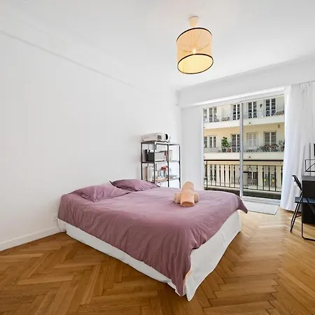 110 M2 Family, 3 Bedrooms Ac And Terrace 8 Min Away *