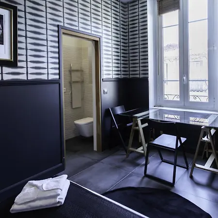 S16 Staywizus- Tiranty, 3 Chbrs, Jean Medecin, Balcon &clim Apartment *