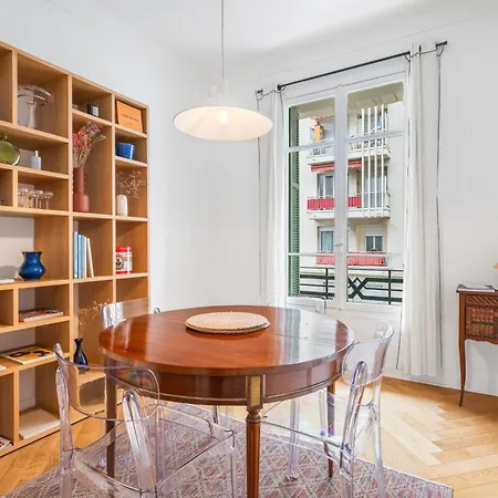 Charming & Comfortable - Near The Port / Parking * Nice