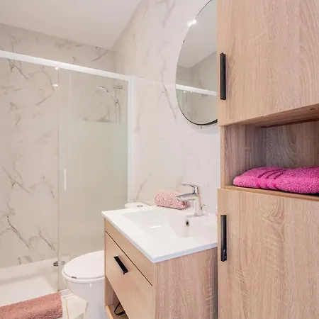 Hyper Center Fully Renovated Air Conditioning Apartment Nice