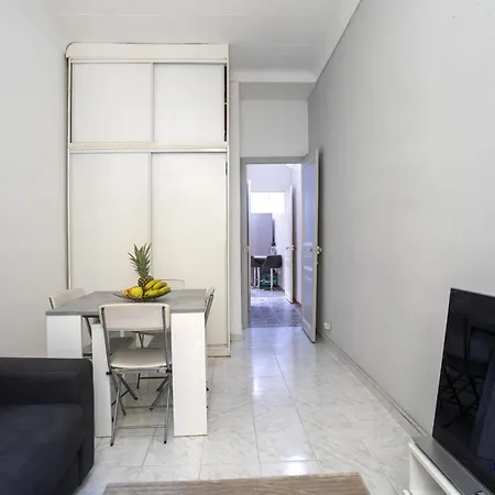 Air-conditioned In The Republique District Apartment *