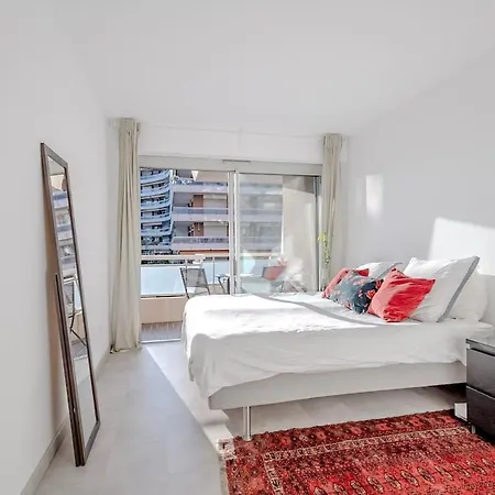 Stunning Sea View 2 Bedroom In Apartment