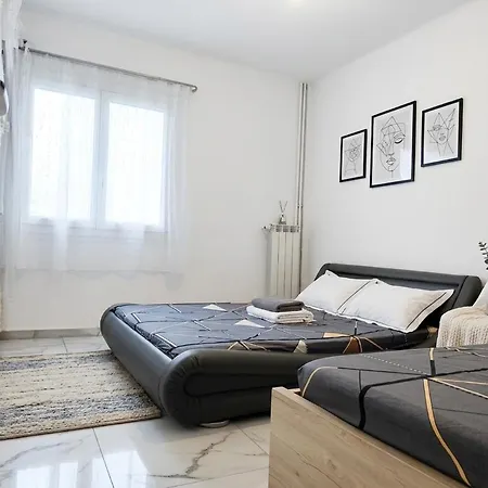 Apartment Riviera Escape Balcony Tram Airport